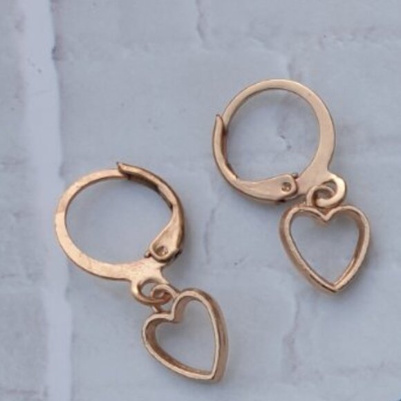 Heart Metal Gold Dangle Earrings Charm Women Fashion Casual Formal Jewelry Gift - Picture 2 of 2